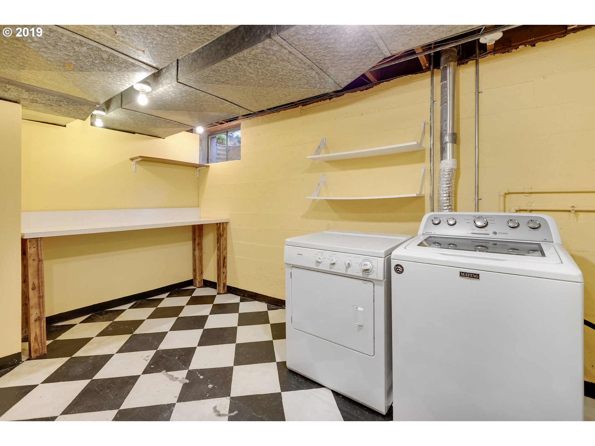 295 Southwest Birdshill Road Portland, OR 97219 - Photo 18 of 26 Laundry