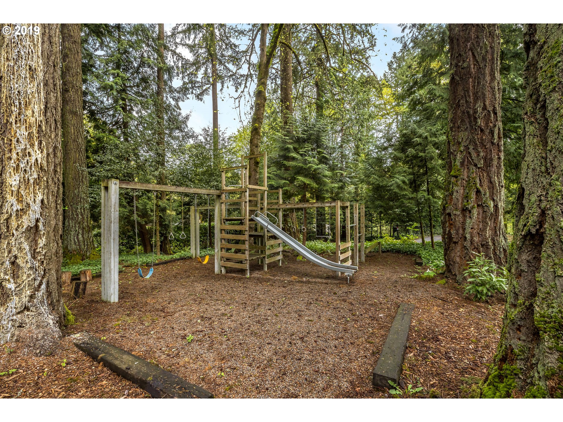 295 Southwest Birdshill Road Portland, OR 97219 - Photo 20 of 26 Yard