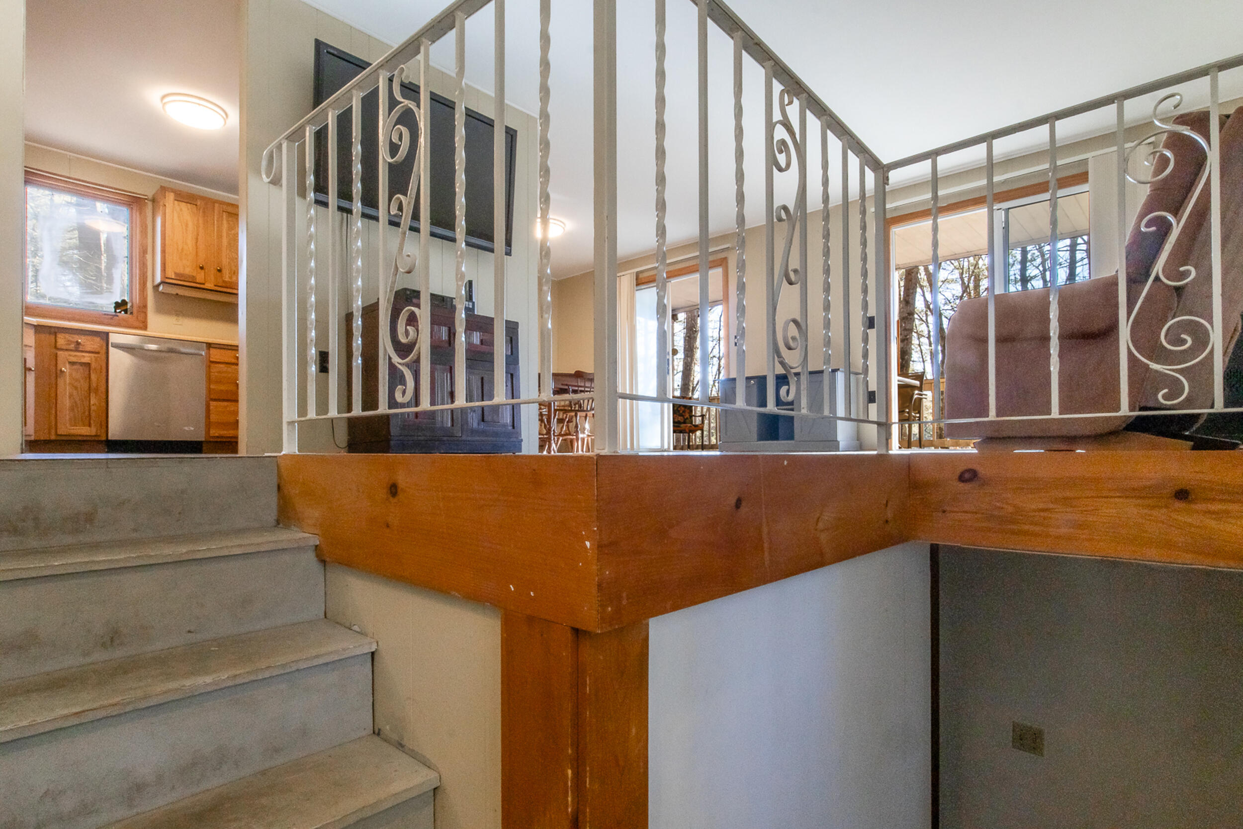 157 Silver Lane Limerick, ME 04048 - Photo 11 of 29 Silver entry 1