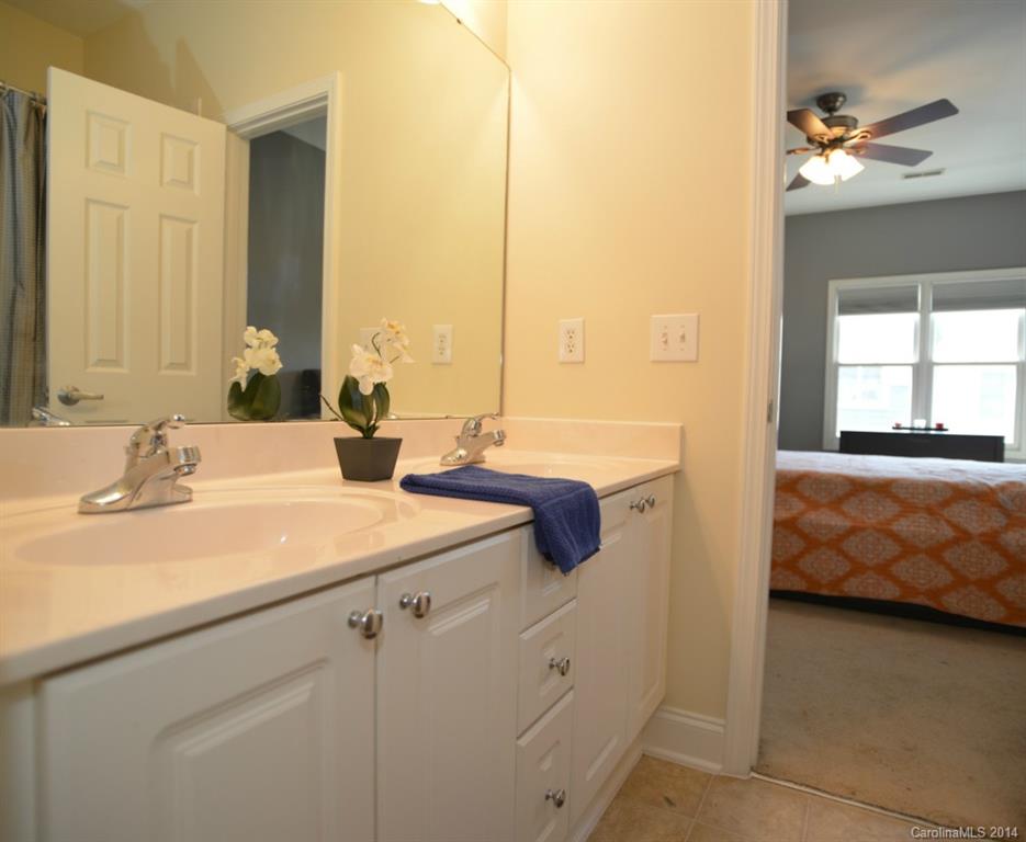 733 Grandin Road Charlotte, NC 28208 - Photo 15 of 18 Gallery Image 15