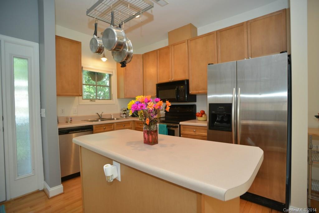 733 Grandin Road Charlotte, NC 28208 - Photo 4 of 18 Gallery Image 4