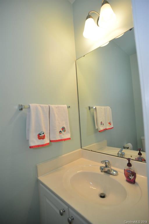 733 Grandin Road Charlotte, NC 28208 - Photo 5 of 18 Gallery Image 5