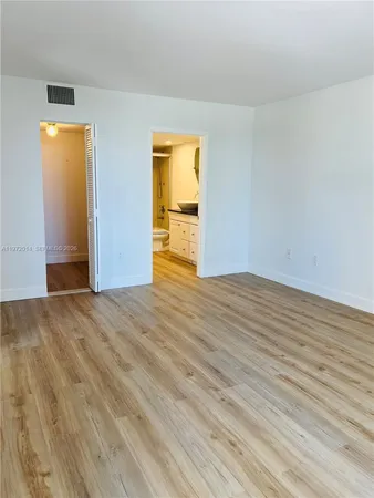 $3,150 | 2333 Brickell Avenue, Unit 308, Miami, FL 33129