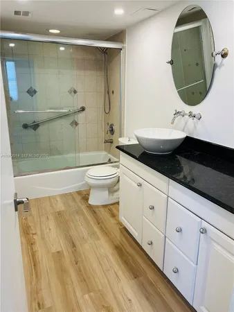 $3,150 | 2333 Brickell Avenue, Unit 308, Miami, FL 33129