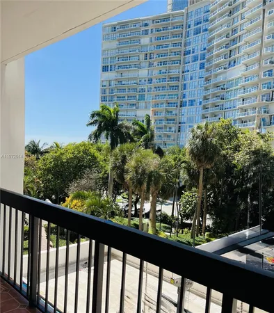 $3,150 | 2333 Brickell Avenue, Unit 308, Miami, FL 33129
