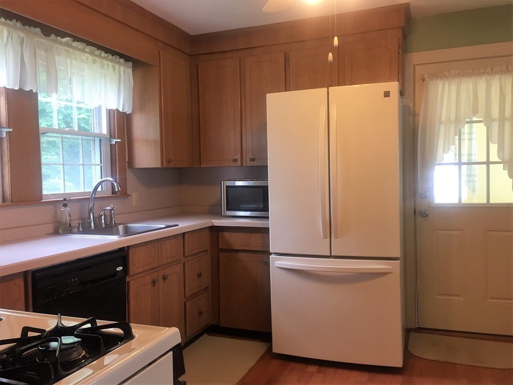29 Wampatuck Road Braintree, MA 02184 - Photo 5 of 16 Gallery Image 5