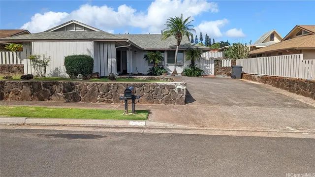 $3,750 | 94-258 Keaolani Place, Mililani, HI 96789