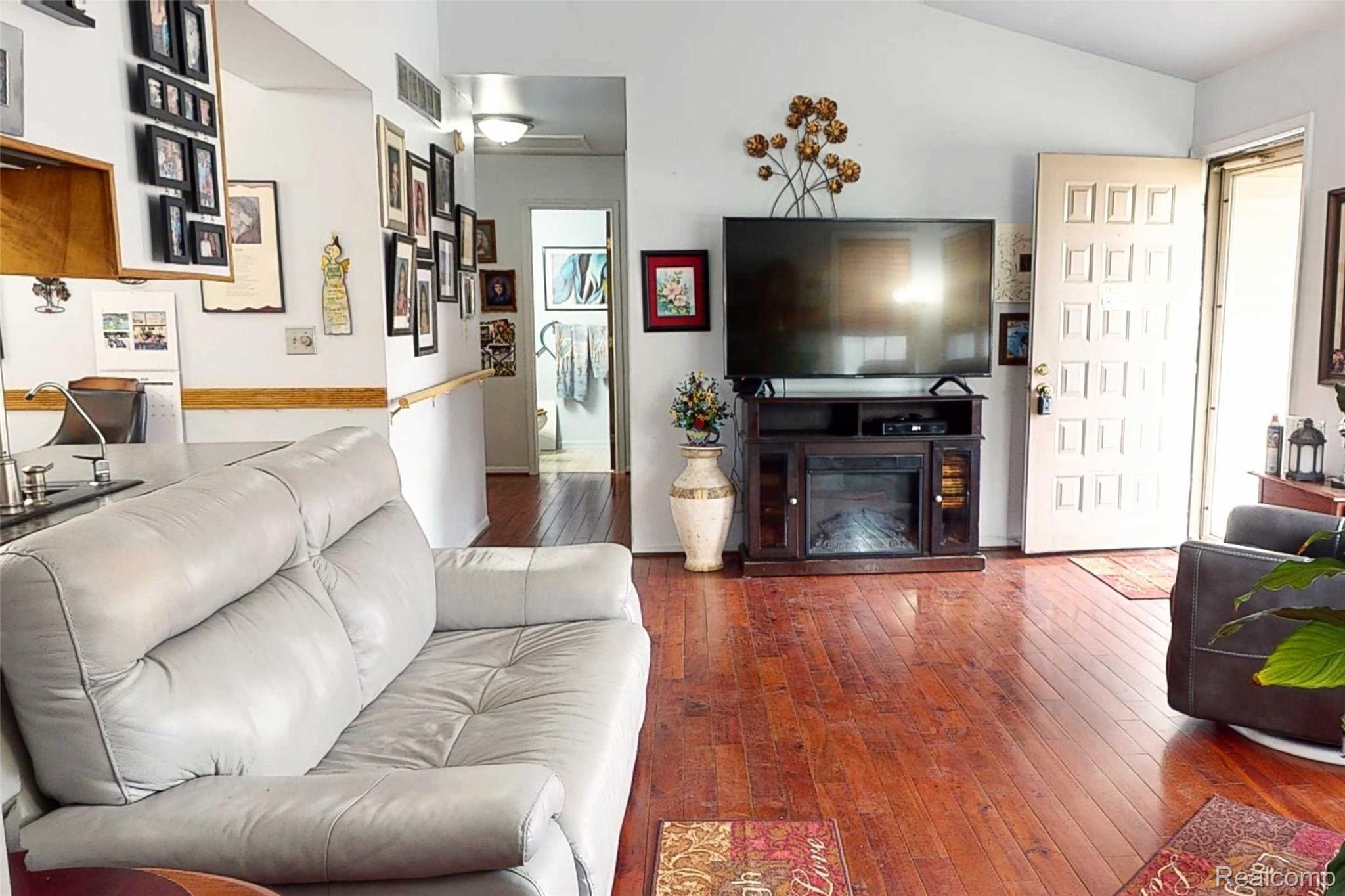3198 South Irish Road Davison, MI 48423 - Photo 8 of 42 3198-S-Irish-Road-Living Room 3.jpg