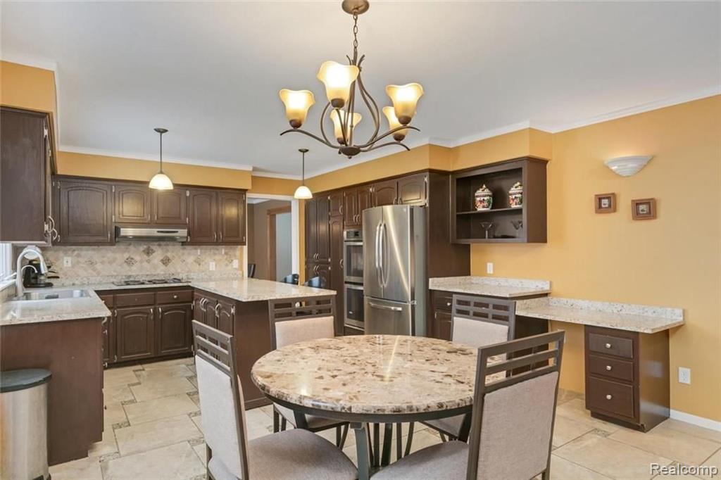 1747 Seever Circle Rochester Hills, MI 48309 - Photo 7 of 30
