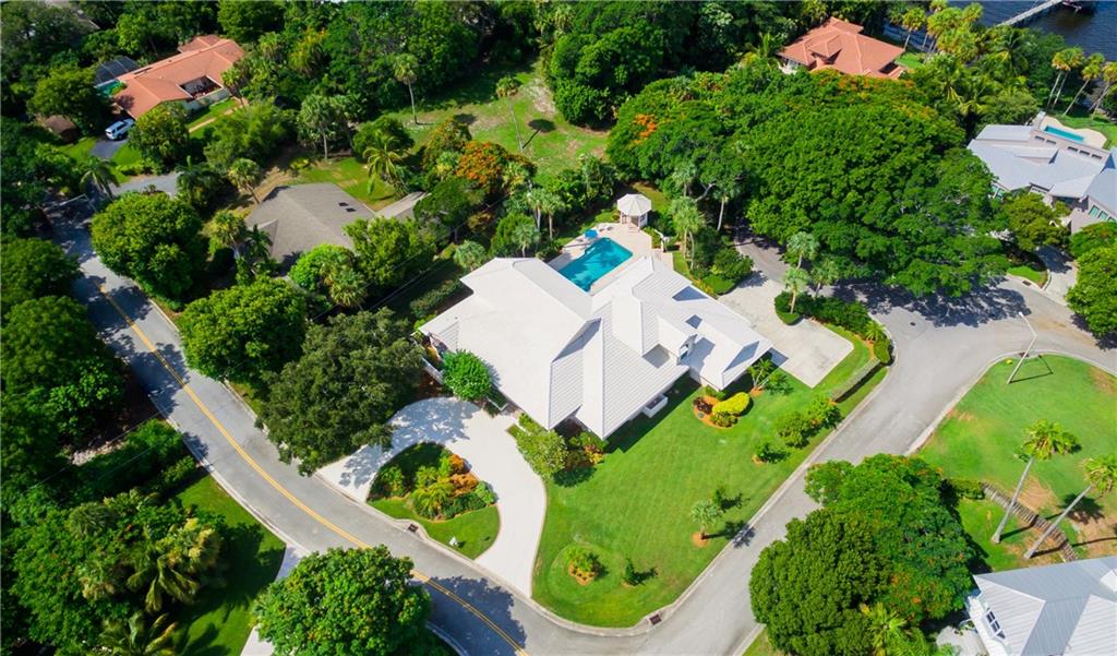 39 South River Road Stuart, FL 34996 - Photo 3 of 36