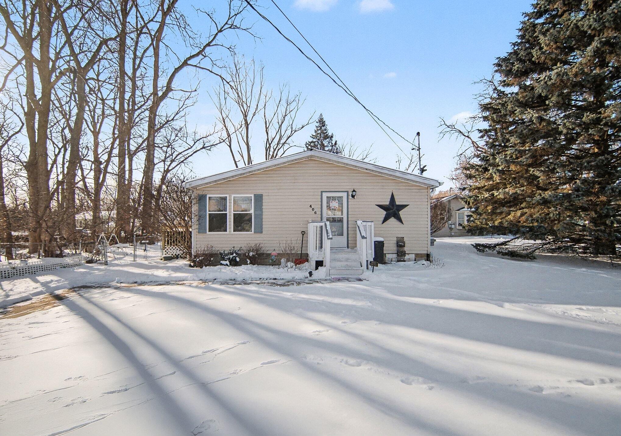 406 21st Street Jackson, MI 49203 - Photo 2 of 28 Front