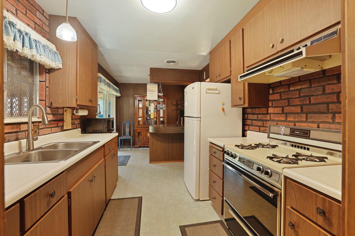 316 Thomsen Road Lathrop, CA 95330 - Photo 12 of 46 Gallery Image 12