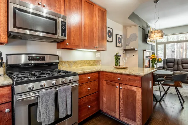 $619,000 | 525 Manzanita Road, Unit 2, Mammoth Lakes, CA 93546