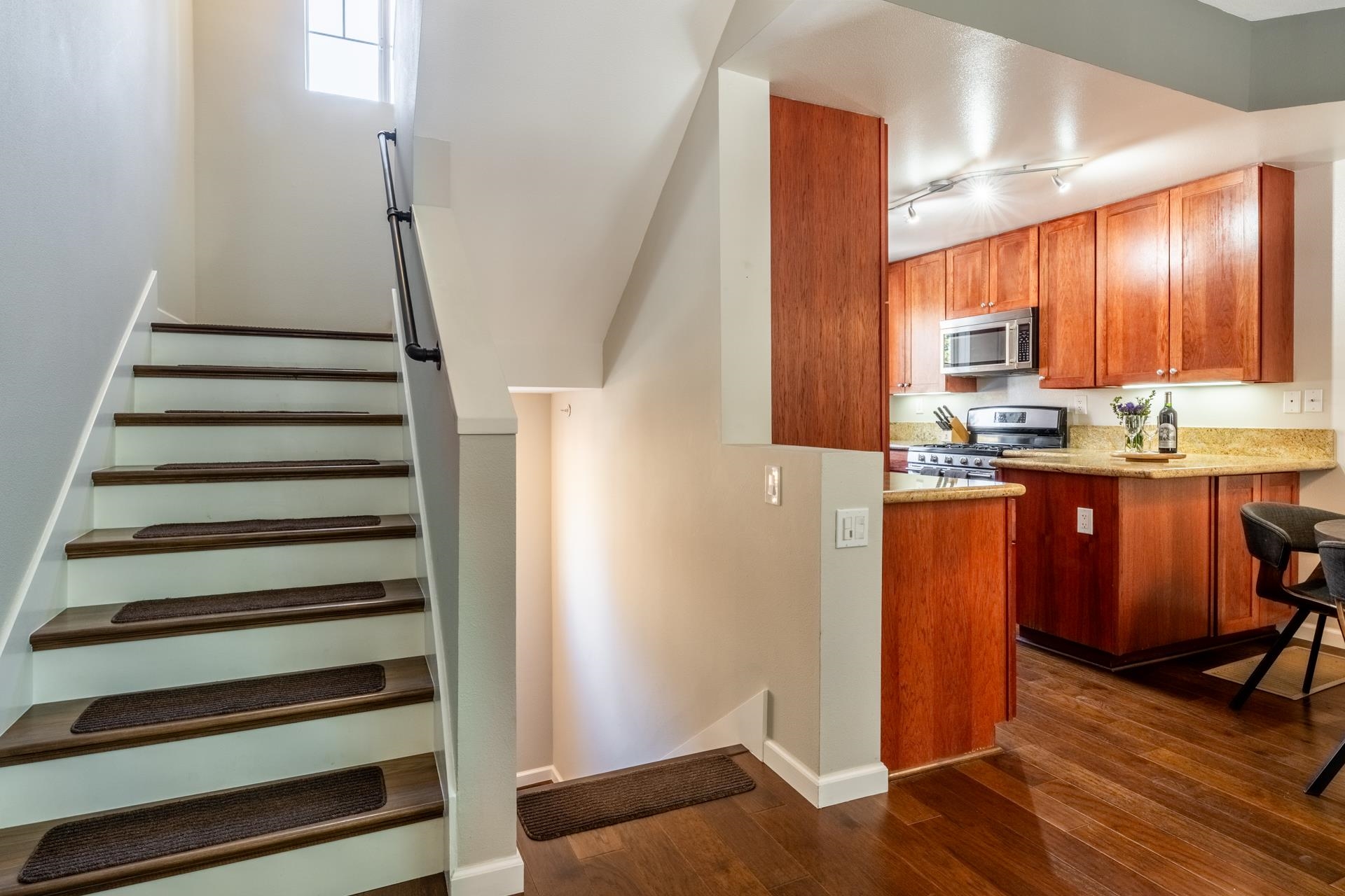 525 Manzanita Road, Unit 2 Mammoth Lakes, CA 93546 - Photo 13 of 28