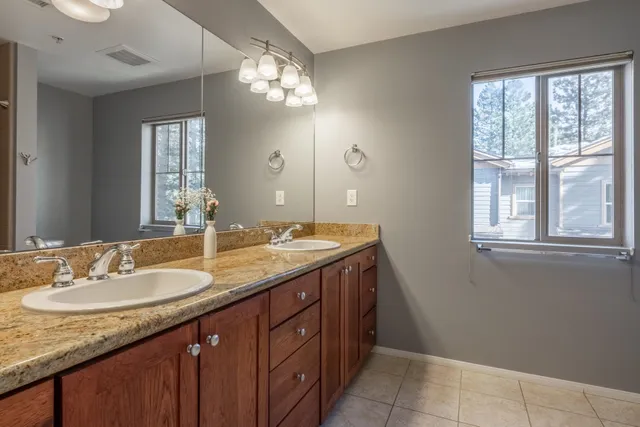 $619,000 | 525 Manzanita Road, Unit 2, Mammoth Lakes, CA 93546