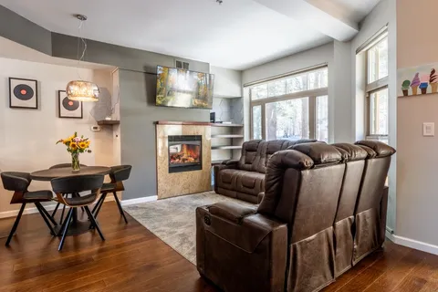 $599,000 | 525 Manzanita Road, Unit 2, Mammoth Lakes, CA 93546