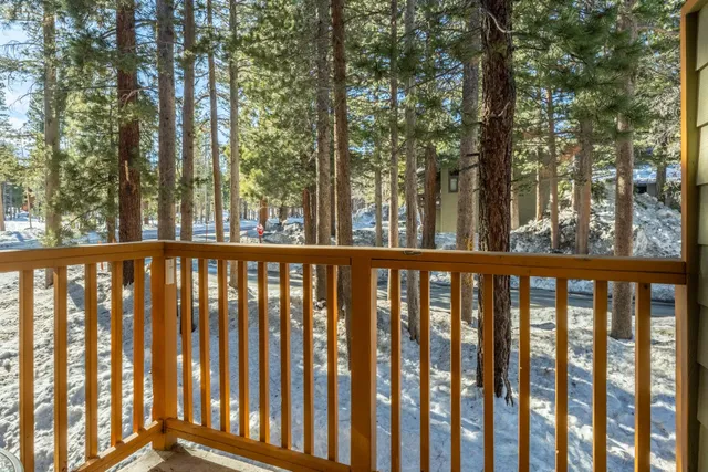 $619,000 | 525 Manzanita Road, Unit 2, Mammoth Lakes, CA 93546
