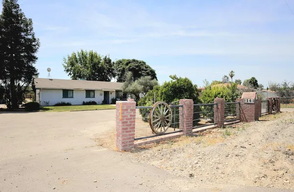 $469,000 | 1261 East Adams Avenue, Fresno, CA 93725