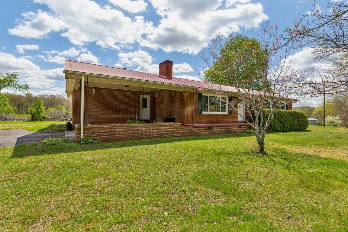 2772 Short Springs Road Tullahoma, TN 37388 - Photo 2 of 31 Gallery Image 2