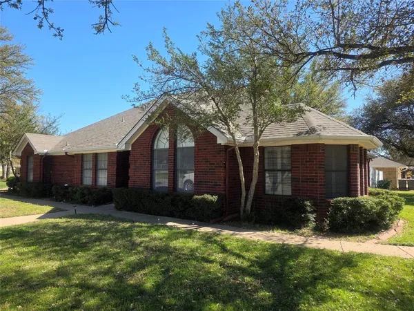 $319,900 | 1404 Roanoake Drive, Graham, TX 76450