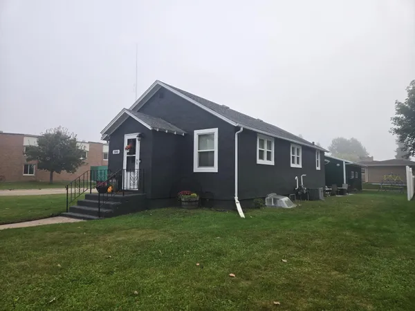 $205,000 | 300 East 2nd Avenue South, Cavalier, ND 58220