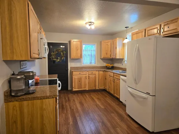 $205,000 | 300 East 2nd Avenue South, Cavalier, ND 58220