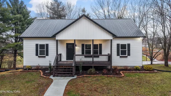 $589,000 | 136 Log Lane, Jacksboro, TN 37757
