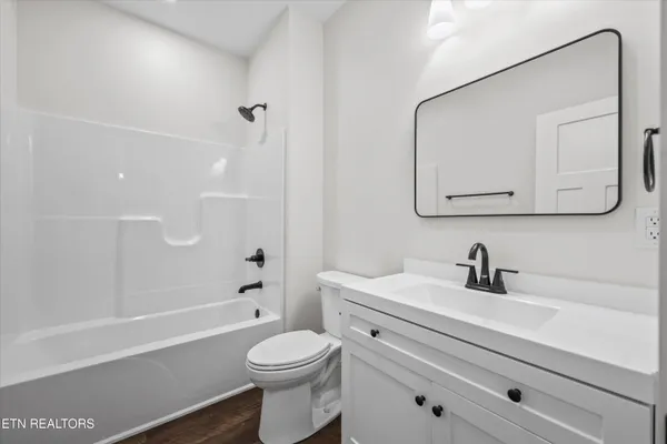 $589,000 | 136 Log Lane, Jacksboro, TN 37757