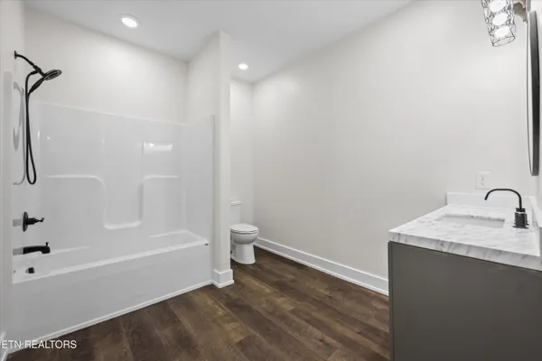 $589,000 | 136 Log Lane, Jacksboro, TN 37757