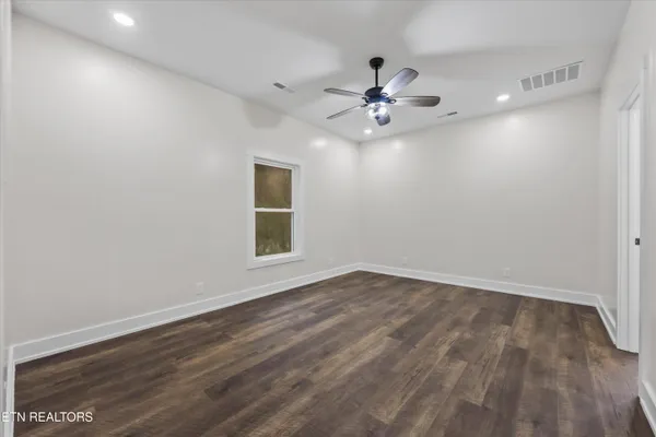 $589,000 | 136 Log Lane, Jacksboro, TN 37757