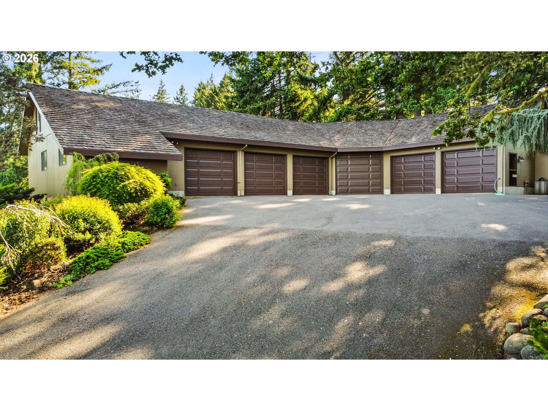 85368 Ridge Top Drive Eugene, OR 97405 - Photo 2 of 48 Garage