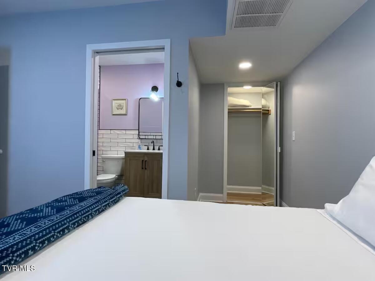 249 North Street, Unit 2 Bristol, TN 37620 - Photo 14 of 22 12
