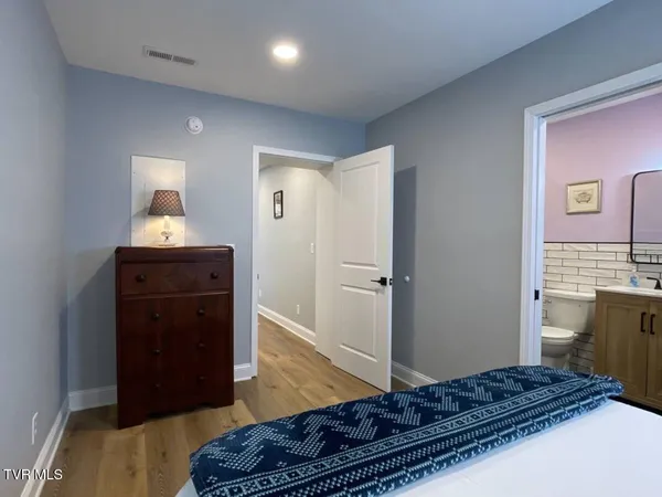 $2,000 | 249 North Street, Unit 2, Bristol, TN 37620