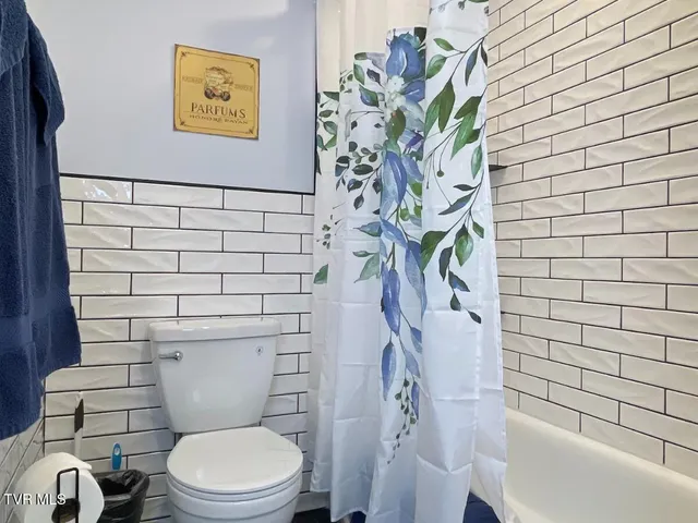 $2,000 | 249 North Street, Unit 2, Bristol, TN 37620