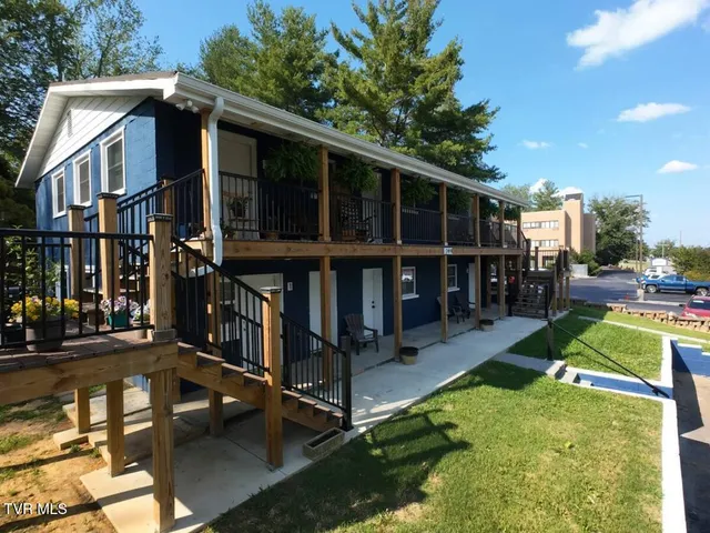 $2,000 | 249 North Street, Unit 2, Bristol, TN 37620