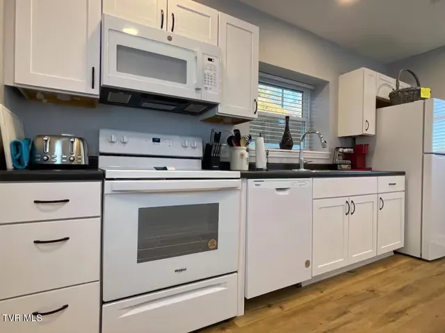 $2,000 | 249 North Street, Unit 2, Bristol, TN 37620