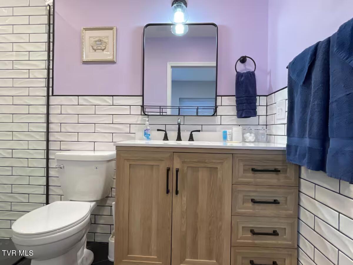 249 North Street, Unit 2 Bristol, TN 37620 - Photo 7 of 22 5