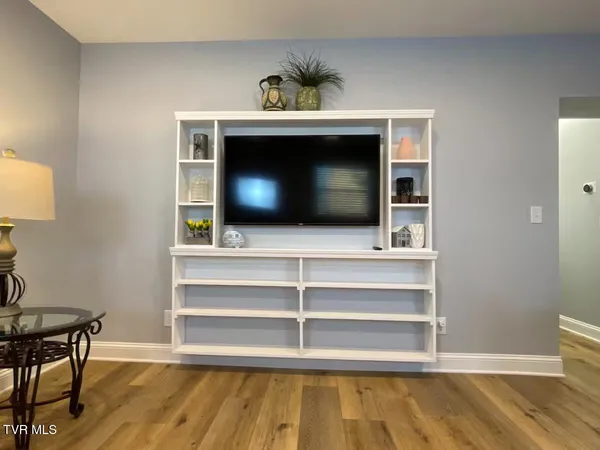 $2,000 | 249 North Street, Unit 2, Bristol, TN 37620