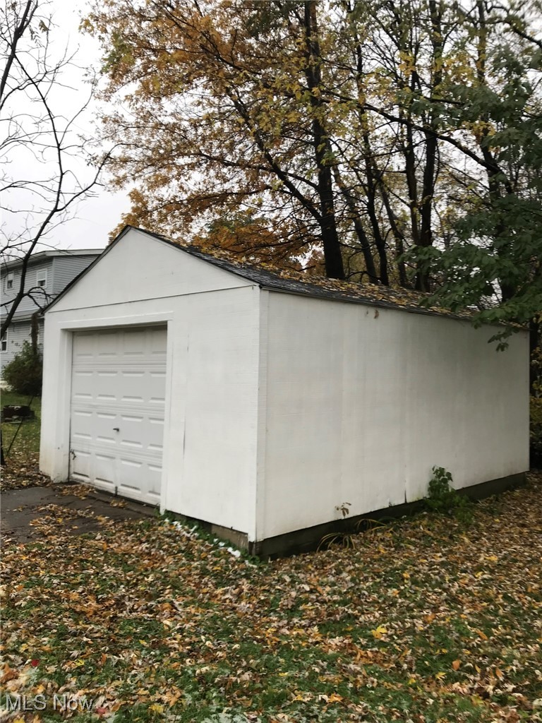 720 Kipling Street Akron, OH 44306 - Photo 4 of 21 View of garage