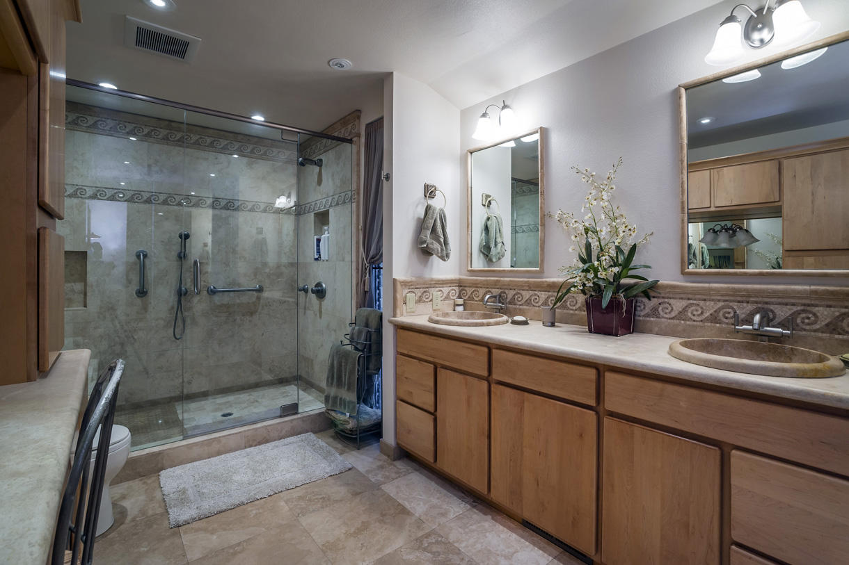 1132 Manitou Road Santa Barbara, CA 93101 - Photo 12 of 23 Bath