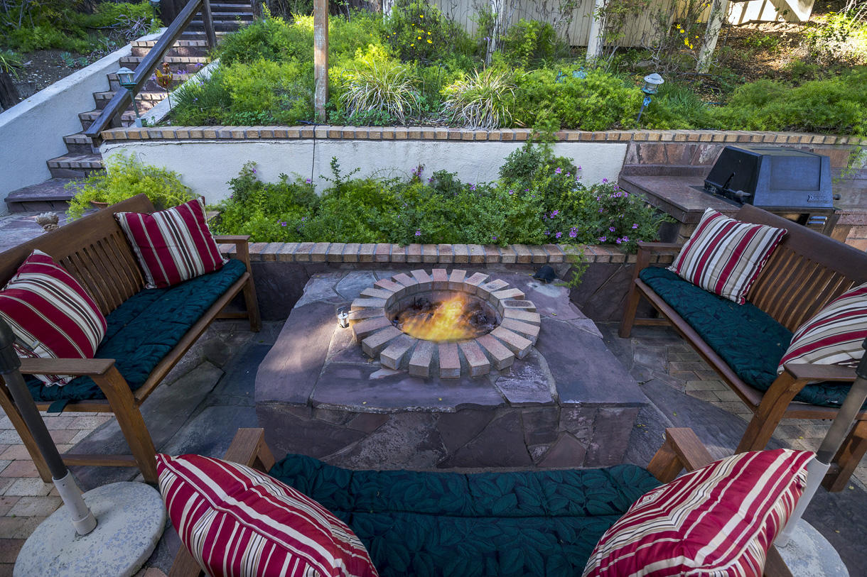 1132 Manitou Road Santa Barbara, CA 93101 - Photo 18 of 23 Fire pit
