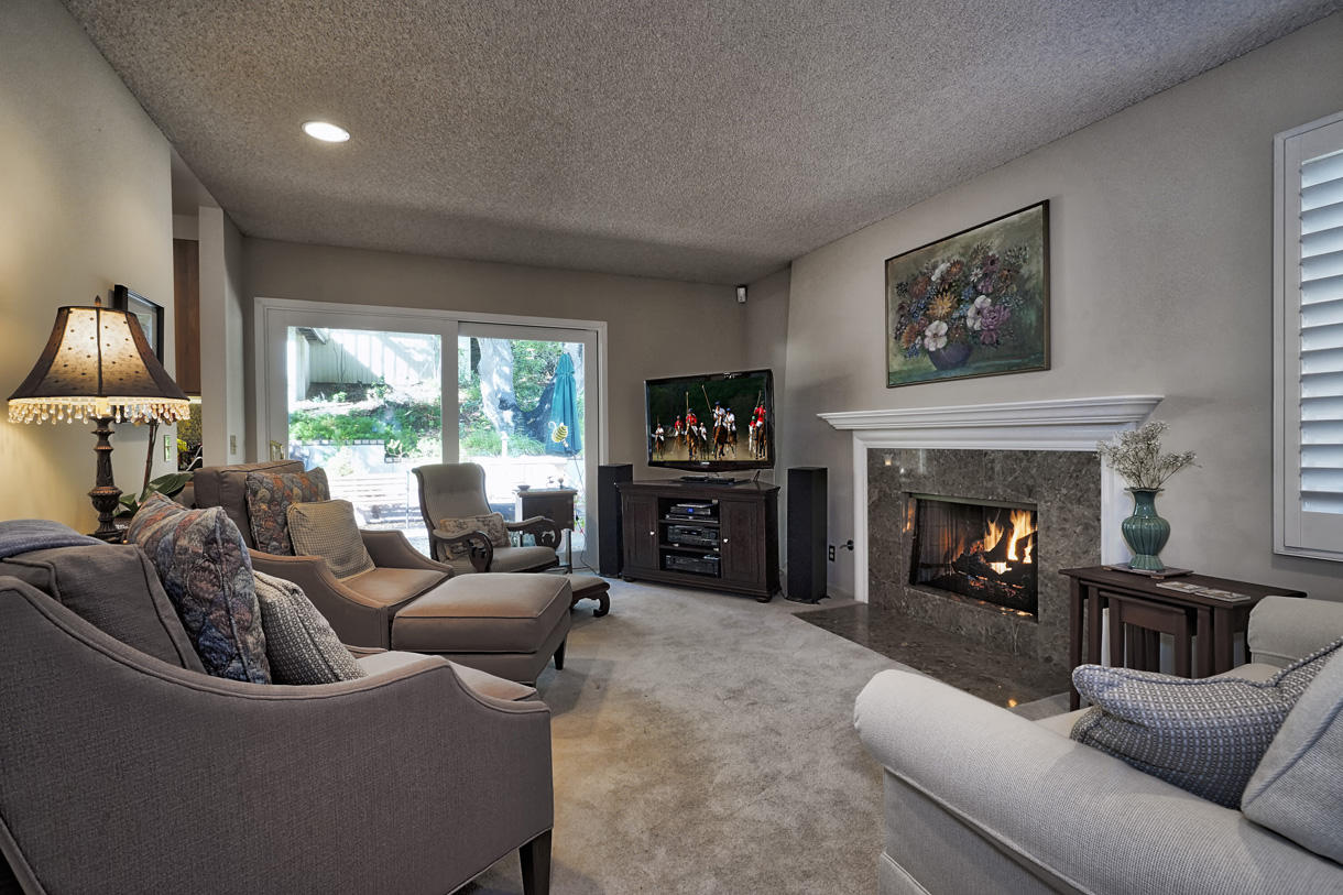 1132 Manitou Road Santa Barbara, CA 93101 - Photo 4 of 23 Den