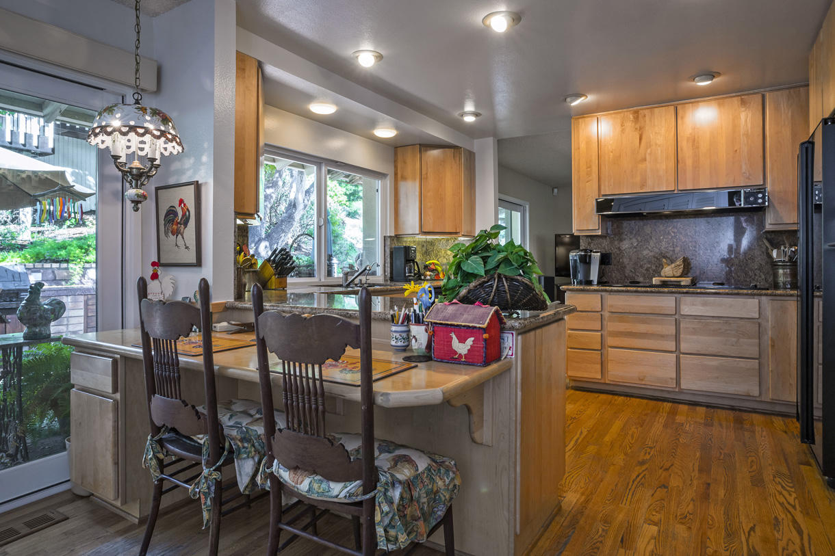 1132 Manitou Road Santa Barbara, CA 93101 - Photo 9 of 23 KitchenWeb