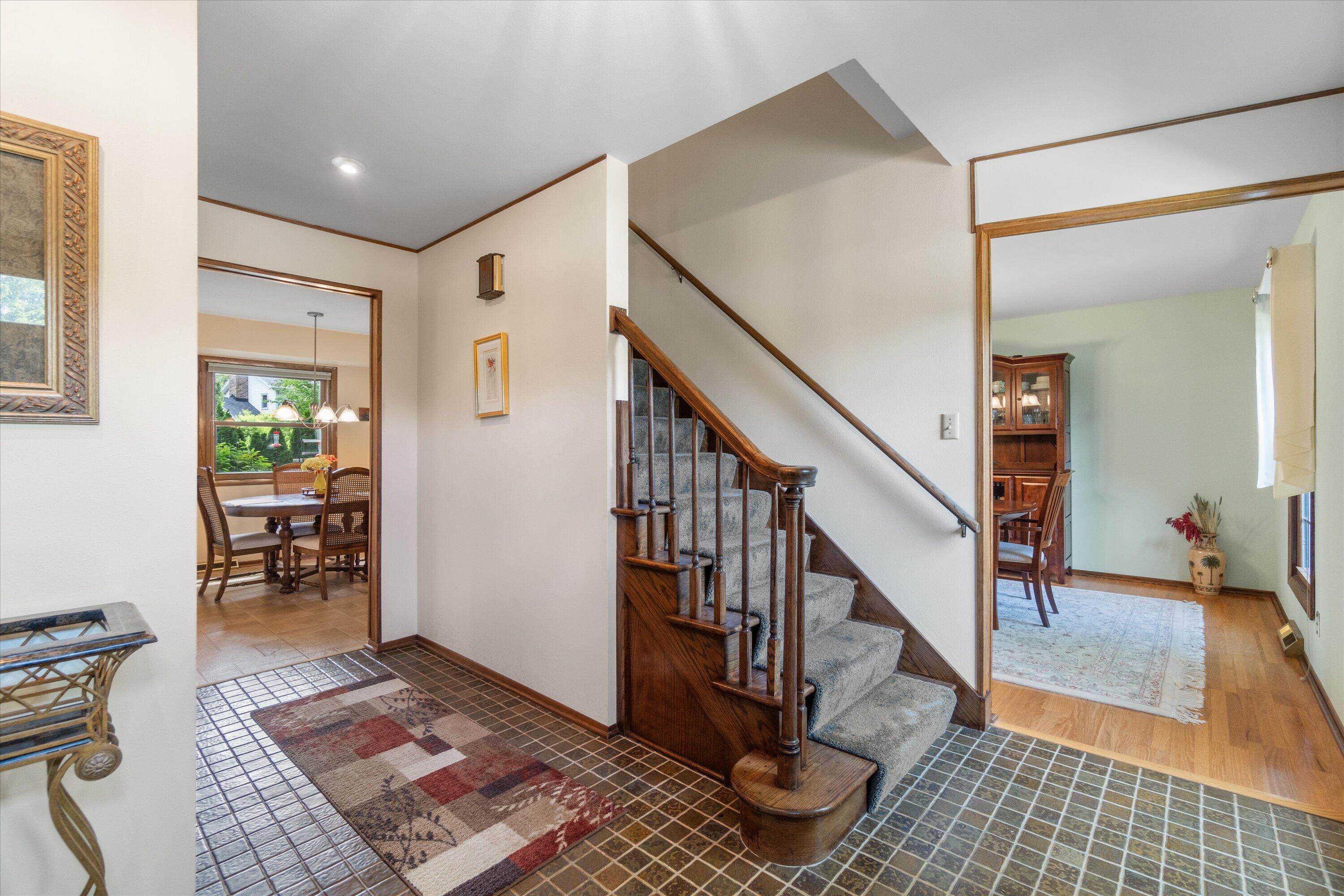 15655 Monet Court Brookfield, WI 53005 - Photo 2 of 60 35-DSC05292