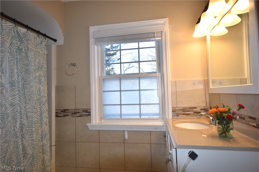 3629 Tullamore Road Cleveland, OH 44118 - Photo 17 of 22
