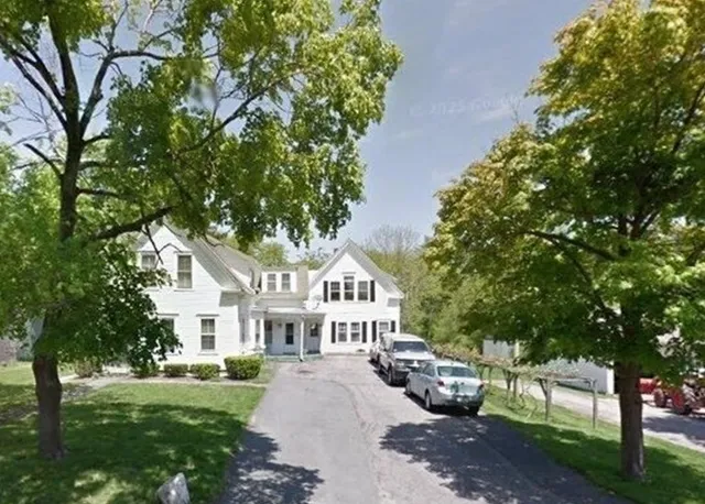 $1,400 | 231 Pleasant Street, Unit 2, East Bridgewater, MA 02333