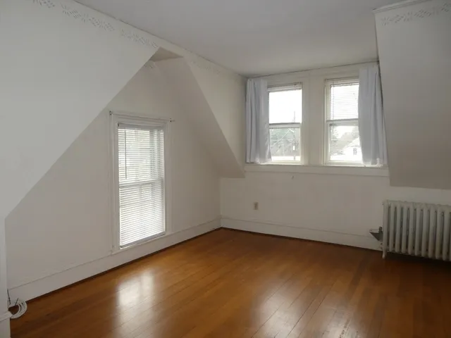 $1,400 | 231 Pleasant Street, Unit 2, East Bridgewater, MA 02333