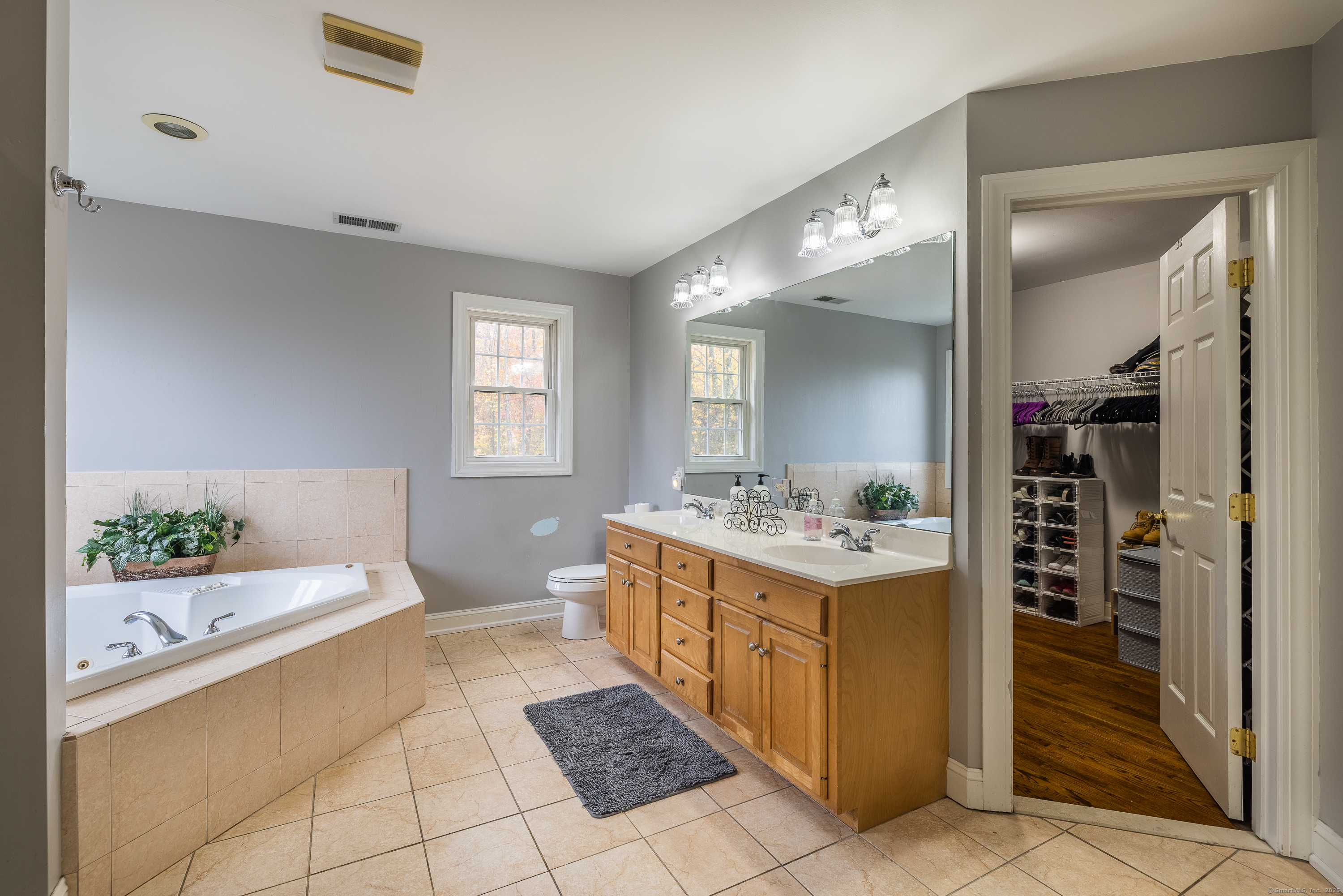 22 Brookfield Road Seymour, CT 06483 - Photo 17 of 40