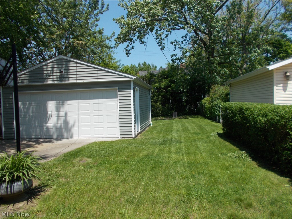 3891 Northampton Road Cleveland Heights, OH 44121 - Photo 3 of 29