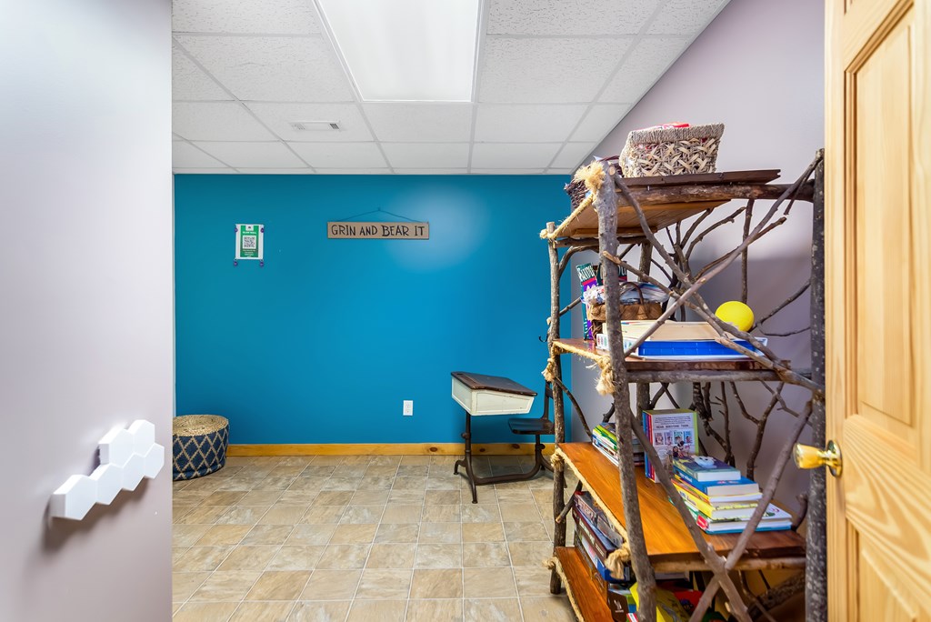 174 Seneca Way Ellijay, GA 30540 - Photo 31 of 36 a view of an chairs in the room